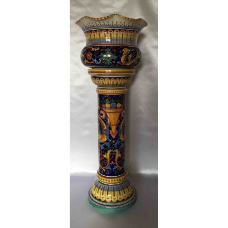 Vaso con colonna in ceramica Deruta, bordo merlato