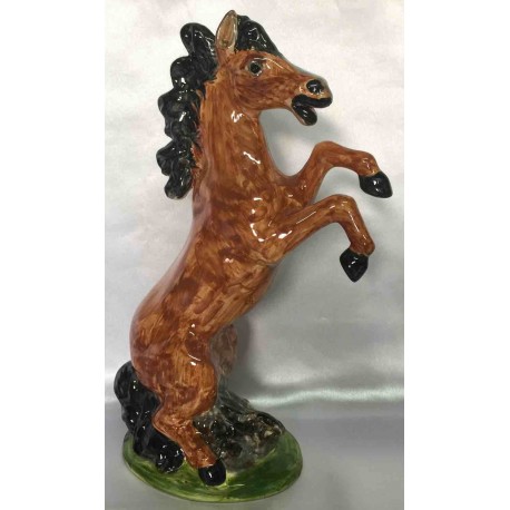 Cheval Mustang en céramique, peint à la main